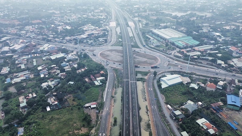 Bất động sản 24h: Tăng tốc thi công, đẩy nhanh tiến độ cao tốc Bến Lức - Long Thành