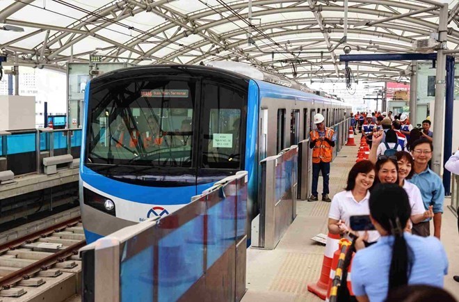 Bất động sản 24h: Người dân sẽ được miễn phí trong tháng đầu Metro số 1 đi vào vận hành