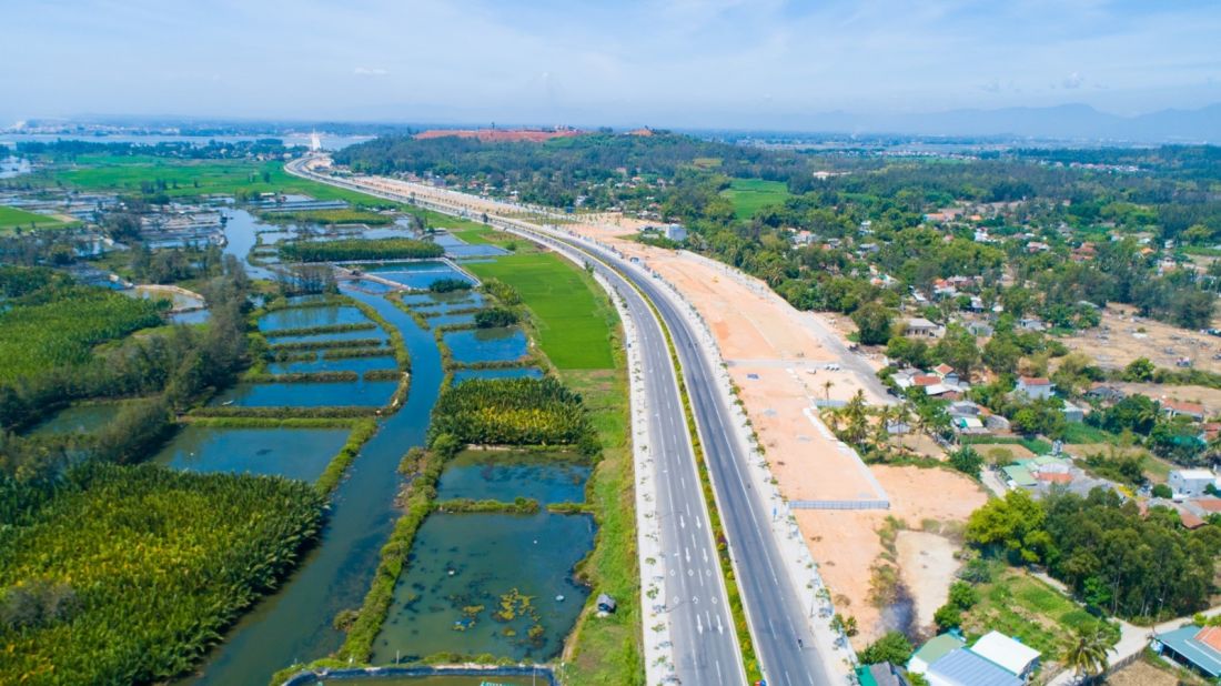 Quảng Ngãi họp bàn tháo gỡ vướng mắc cho các dự án giao thông quy mô lớn