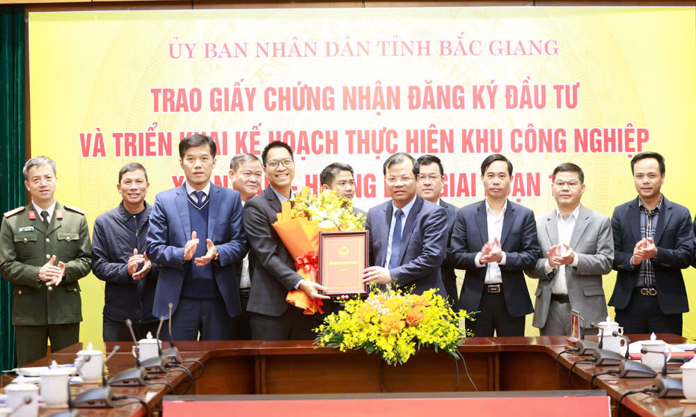 Bắc Giang trao chứng nhận đầu tư khu công nghiệp gần 1.500 tỷ đồng