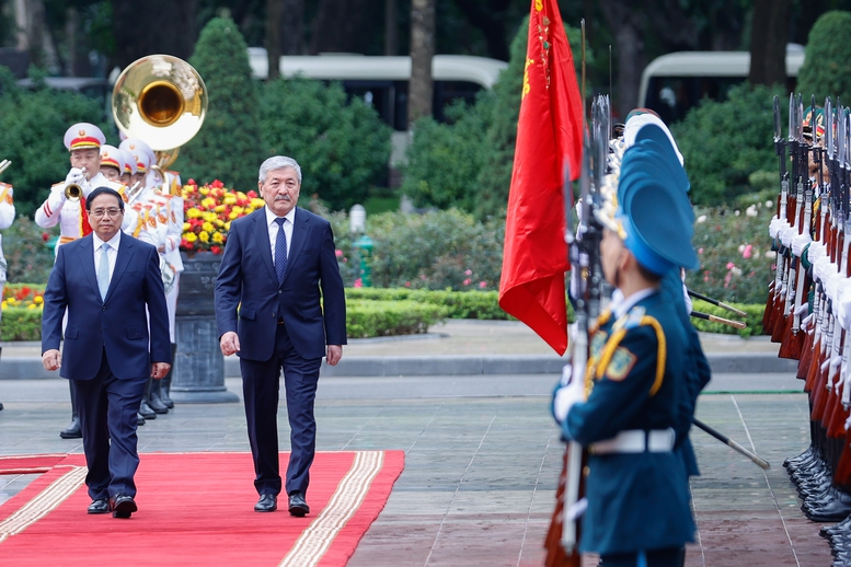 ​Người đứng đầu Chính phủ Kyrgyzstan có chuyến thăm đầu tiên đến Việt Nam