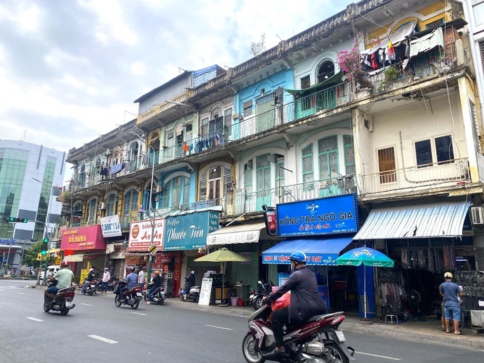 Chủ tịch TP.HCM đề nghị tìm nhà đầu tư có năng lực xây lại toàn bộ chung cư cũ ở quận 5
