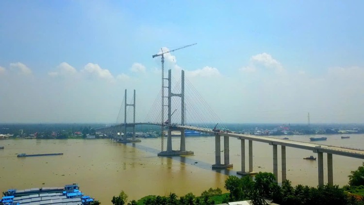 Tiến độ cây cầu dây văng hơn 6.800 tỷ nối Tiền Giang và Bến Tre