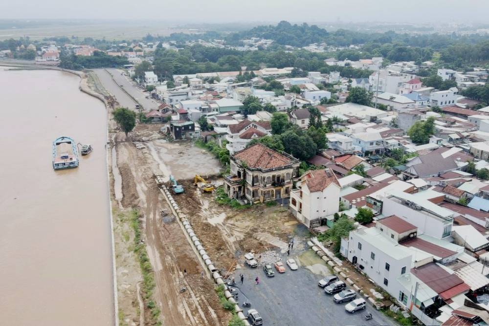 Đồng Nai điều chỉnh quy hoạch để “nắn” tuyến đường ven sông tránh biệt thự 100 năm tuổi