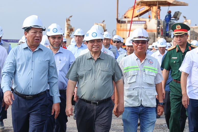 Thủ tướng yêu cầu cơ bản hoàn thành sân bay Long Thành vào 19/12/2025