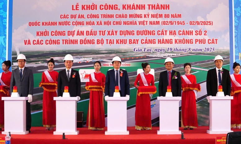 Khởi công đường cất hạ cánh số 2 Cảng hàng không Phù Cát tại tỉnh Gia Lai