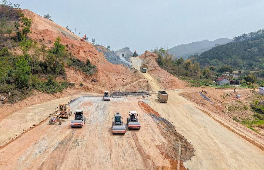 Dự án nghìn tỷ chậm tiến độ vì thiếu cát, đá: Nguyên nhân khan hiếm vật liệu đến từ đâu?
