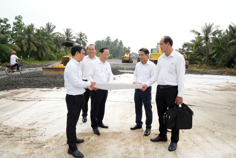 Vĩnh Long thúc tiến độ dự án đường từ cảng Giao Long đến Khu công nghiệp Phú Thuận