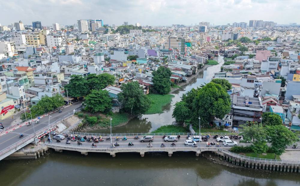 Chỉ đạo mới của Chủ tịch UBND TP.HCM liên quan công tác giải phóng mặt bằng dự án rạch Xuyên Tâm 17.200 tỷ