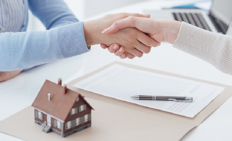 Ủy quyền đơn vị khác ký hợp đồng bán “nhà trên giấy”: Doanh nghiệp bất động sản có bị phạt?