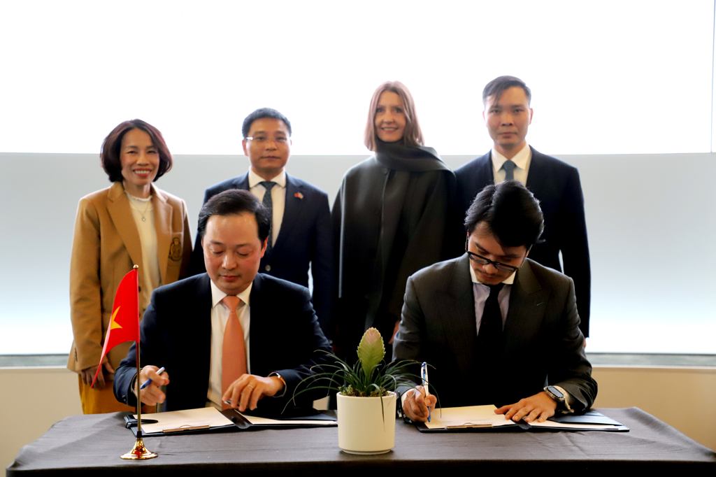 Bộ Tài chính ký kết hợp tác với định chế tài chính hàng đầu thế giới, mở rộng kênh huy động vốn quốc tế