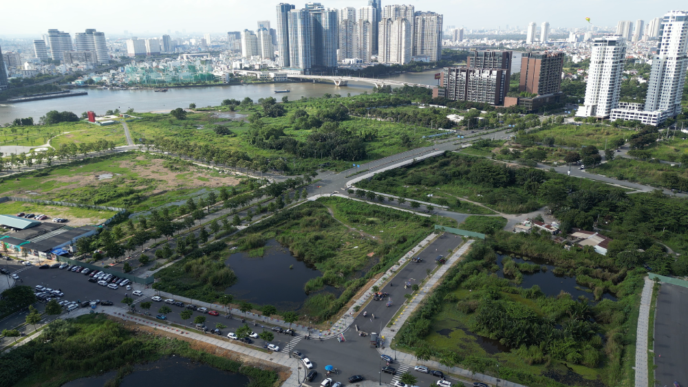 Thủ tướng yêu cầu đưa Trung tâm tài chính quốc tế hoạt động ngay tháng 11