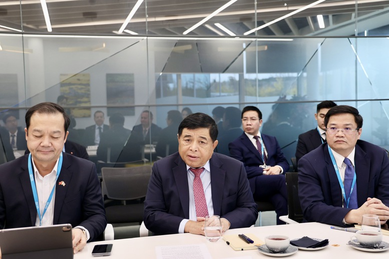 Việt Nam thúc đẩy hợp tác với Tập đoàn công nghệ bán dẫn hàng đầu Vương quốc Anh