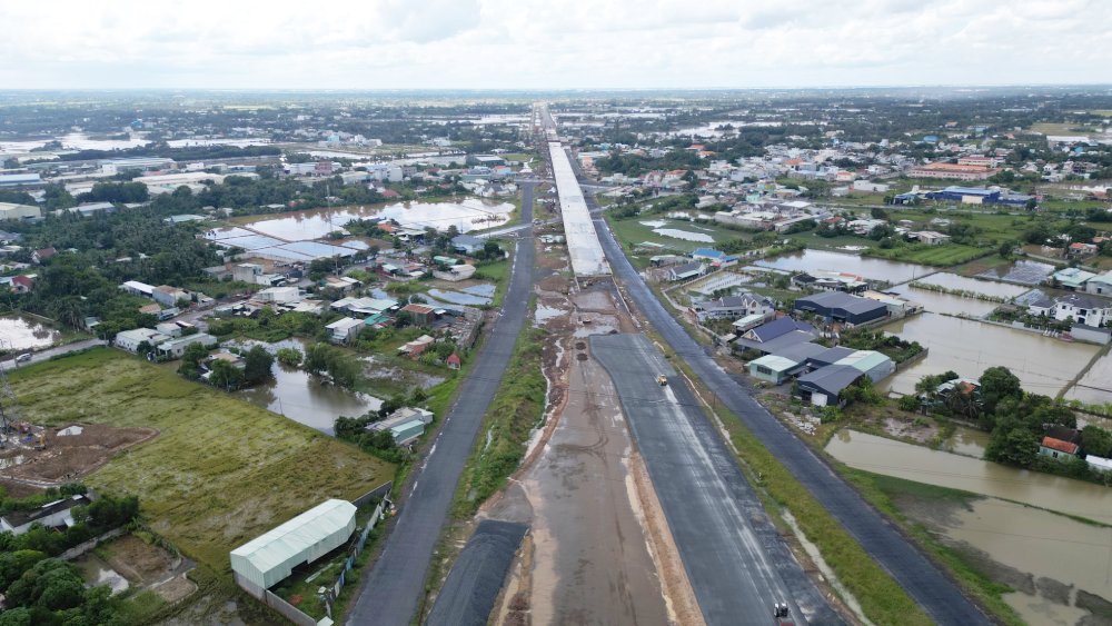 Chưa từng thấy Tây Ninh thi công hạ tầng giao thông rầm rộ như thế này