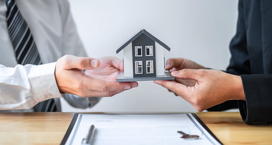 Mức lệ phí cấp Chứng chỉ hành nghề môi giới bất động sản theo quy định mới nhất là bao nhiêu?