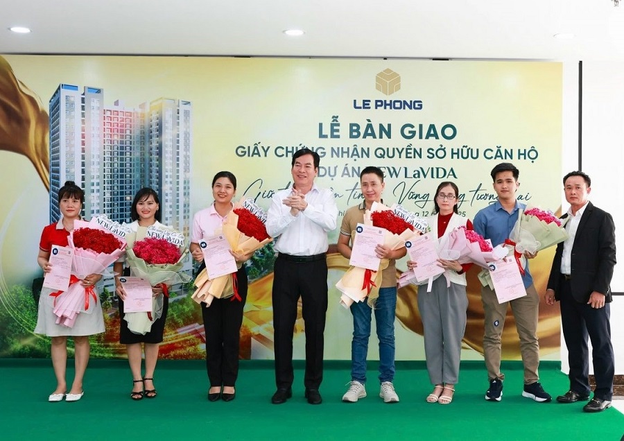 Lê Phong Group bàn giao sớm sổ hồng cho cư dân dự án New Lavida