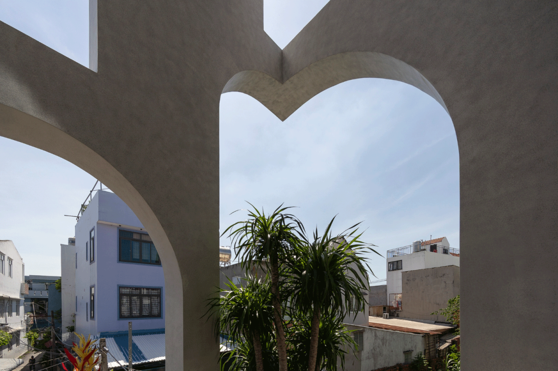 Nhà ống 80m2 TP.HCM: Thánh đường lệch tầng rực nắng giữa lòng đô thị nén- Ảnh 4.