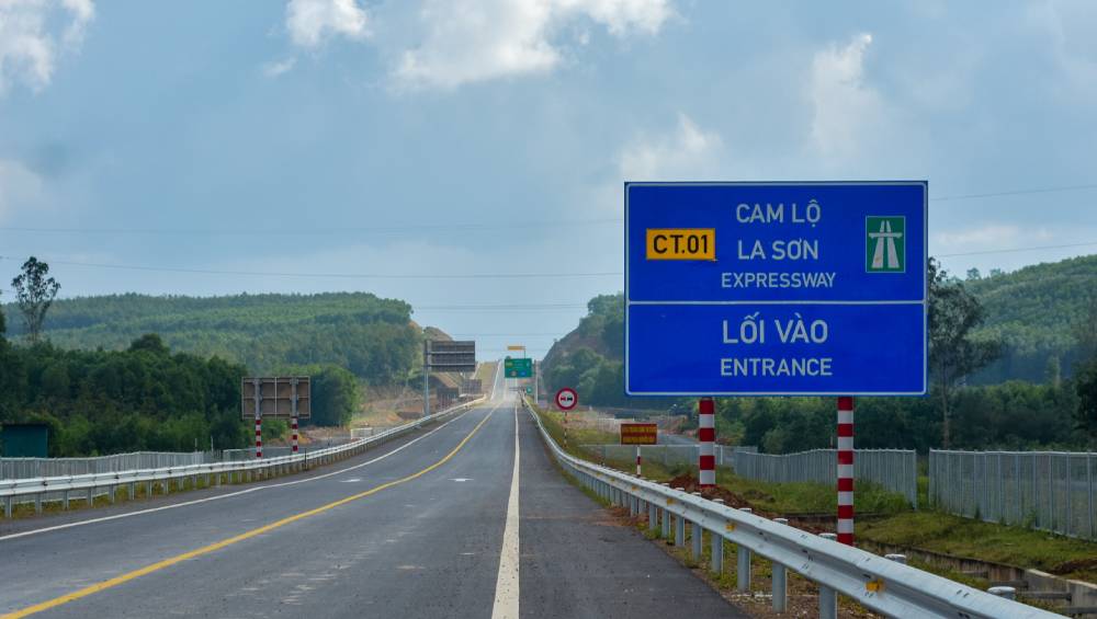 Thủ tướng yêu cầu rà soát, nâng cấp toàn bộ cao tốc đầu tư theo quy mô phân kỳ