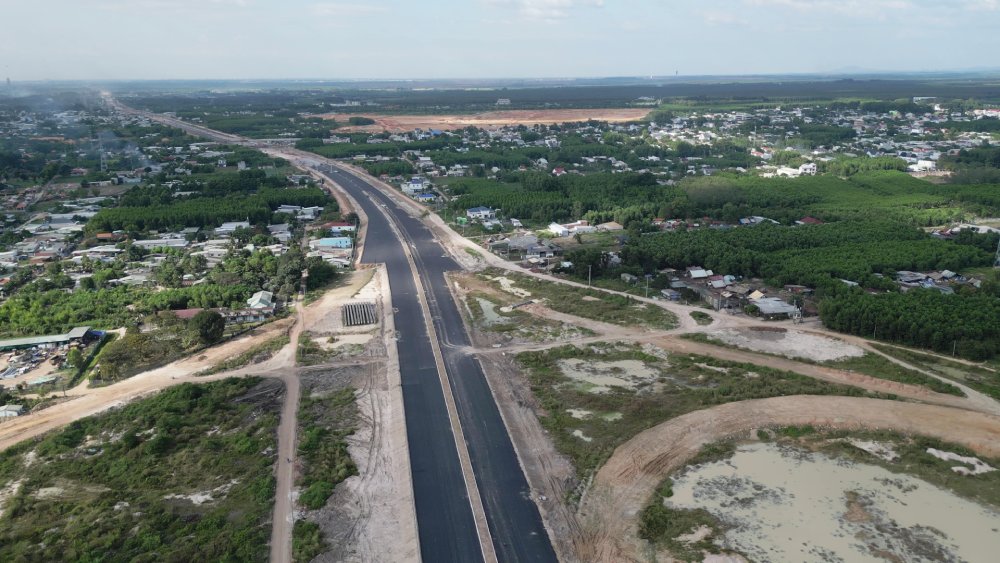 Cao tốc nối Đồng Nai và TP.HCM thông xe trước Tết 2026, mở nút giao then chốt kết nối cảng Cái Mép - Thị Vải