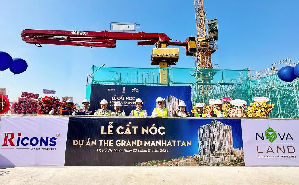 The Grand Manhattan tăng tốc về đích, chính thức cất nóc tháp cuối cùng