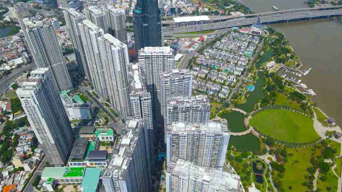 Thị trường bất động sản rơi vào thế “kẹt hai đầu”