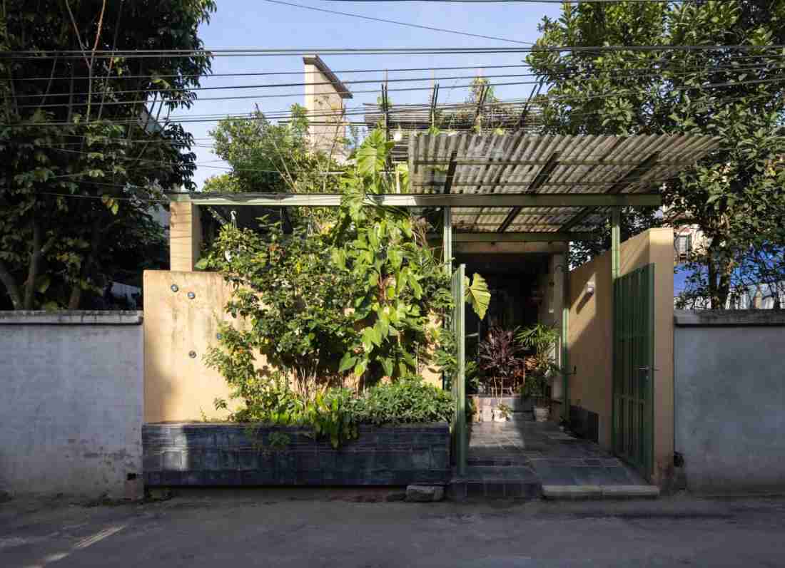 Hành trình hồi hương: Điểm chạm thiên nhiên trong nhà 2 tầng Hà Nội cho người cao tuổi